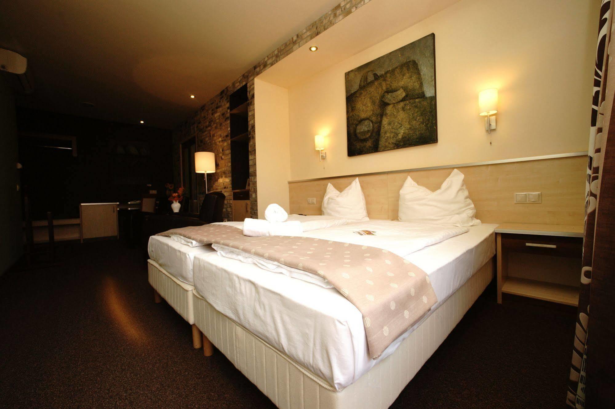 Hotel Vineyard Inn - Szoloskert Nagykanizsa Εξωτερικό φωτογραφία