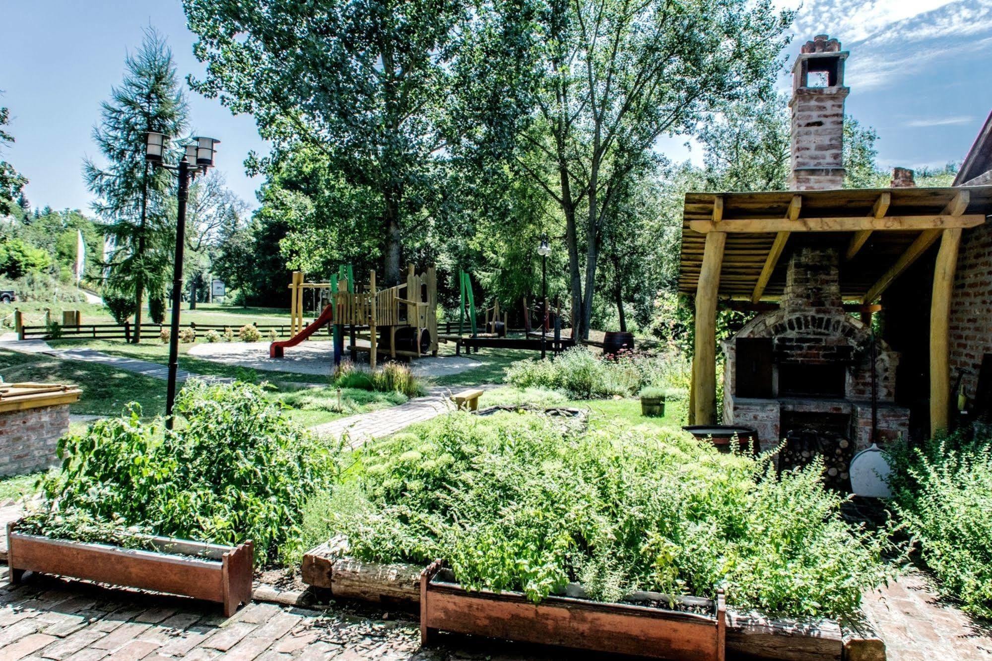 Hotel Vineyard Inn - Szoloskert Nagykanizsa Εξωτερικό φωτογραφία